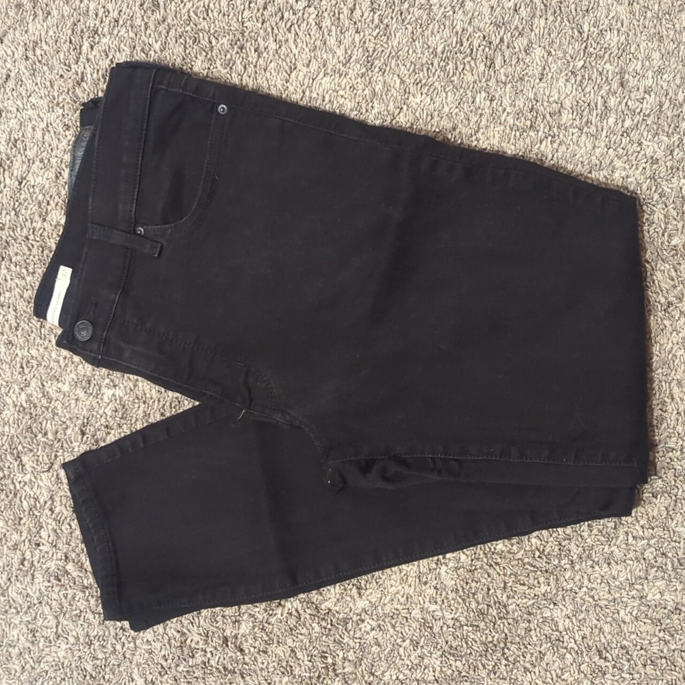 LEVI'S WOMEN'S SHAPING SKINNY DENIM SIZE 32